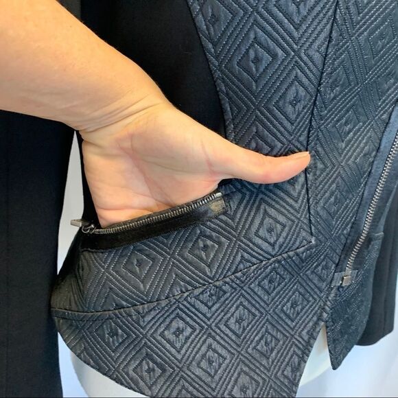 Ellie Tahari Viola' black blazer moto Jacket size 10 - Picture 6 of 15